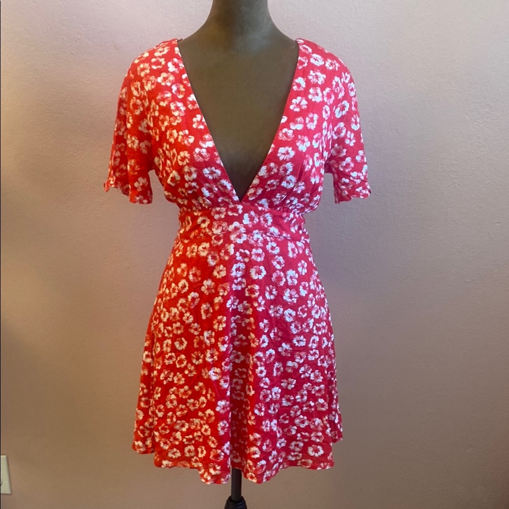 Lulus.Floral Red V-Neck Dress